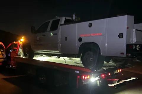 Medium-duty tow by Carsaad Towing, photo 3