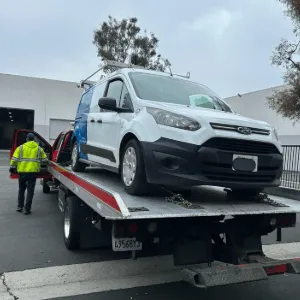Medium-duty tow in Norwalk, CA by Carsaad Towing